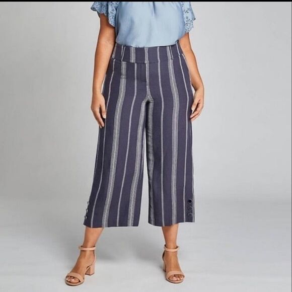 Striped Navy Wide-Leg Pants - Picture 1 of 4